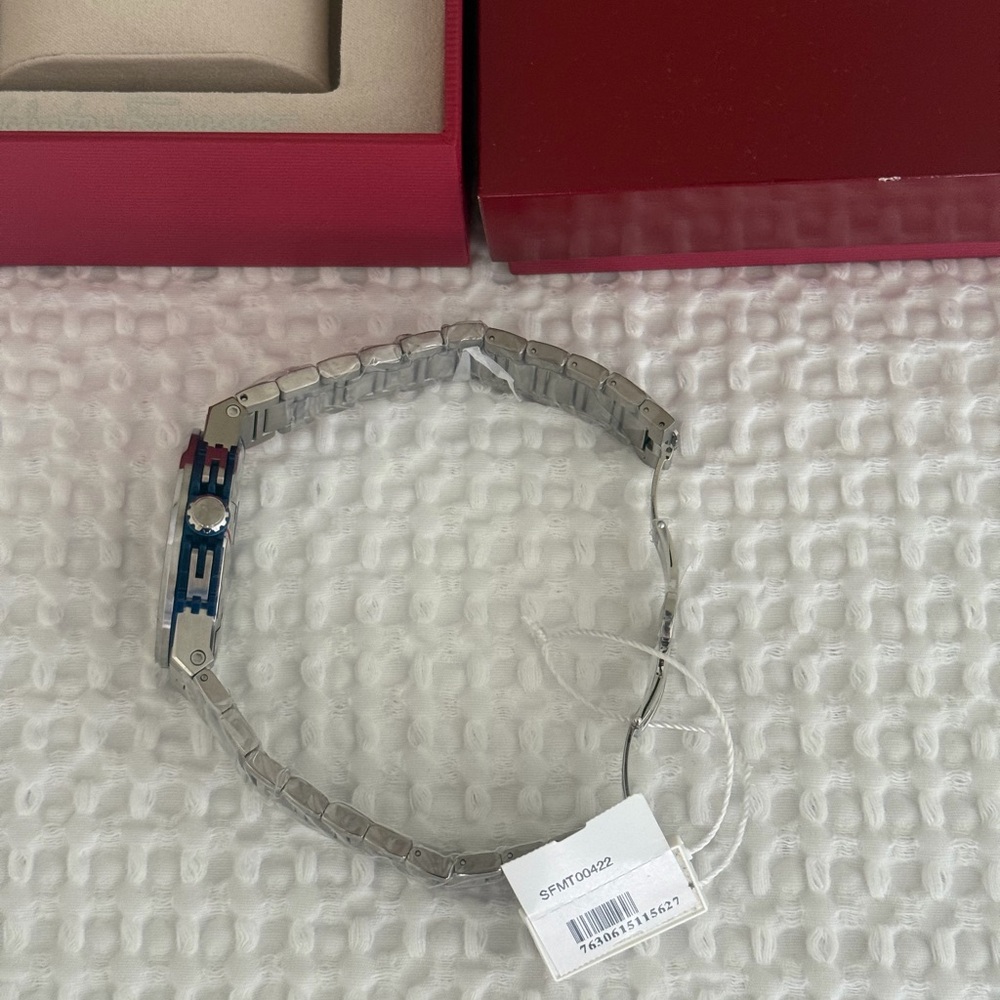 NWT SALVATORE FERRAGAMO F-80 Titanium Tech Mens Watch - Picture 4 of 15